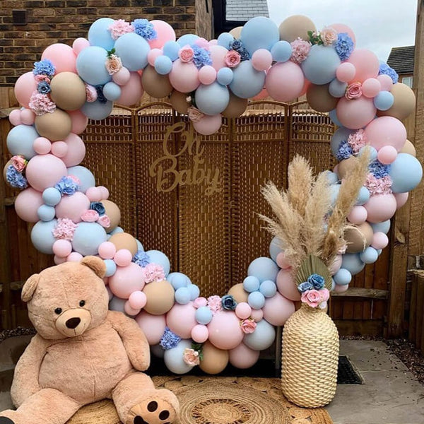 Heart Shaped Valentine Wedding Arch (Rental) R21