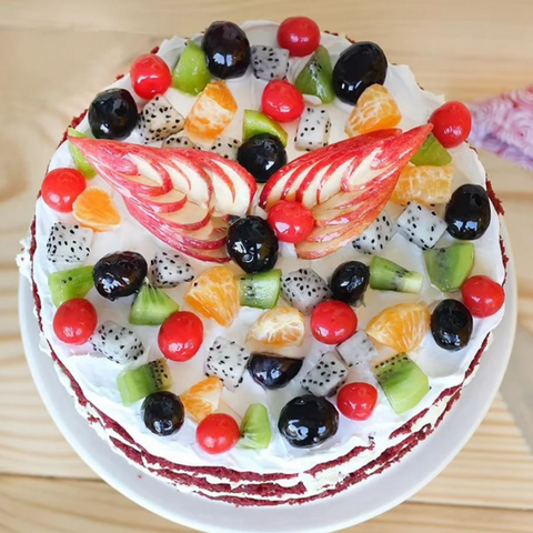 (M07) Red Velvet Fruit Layer Cake (Half Kg).