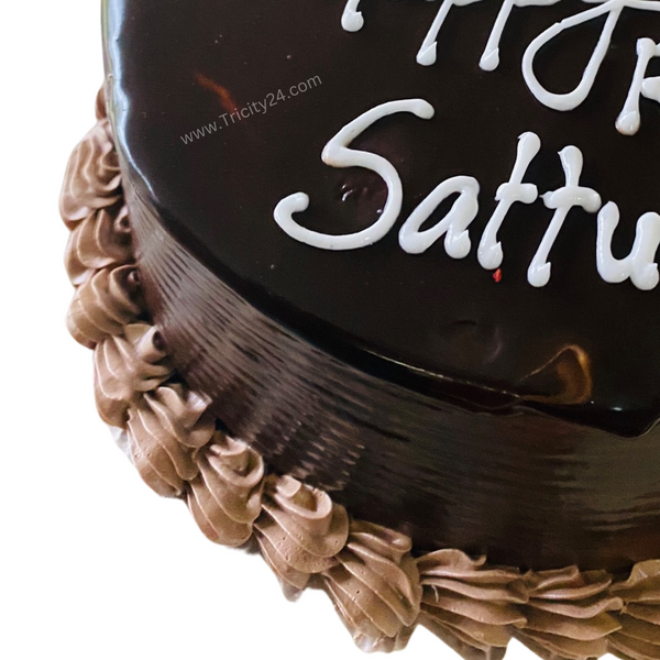 (M261) Raksha Bandhan Chocolate Cake (Half Kg).