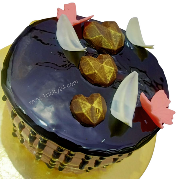 (M305) Chocolate Heart Cake (Half Kg).