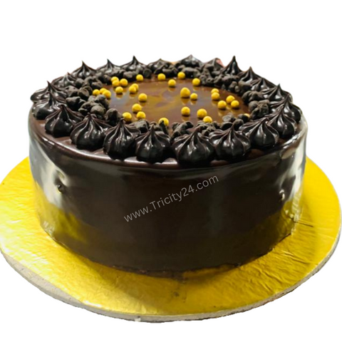 (M324) Chocolate Cream Cake (Half Kg).