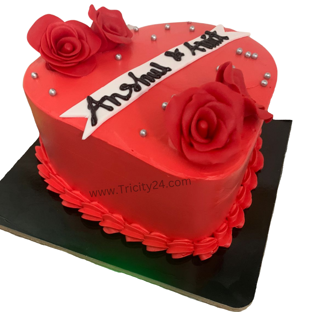 (M522) Red Heart Cream Cake (Half Kg).