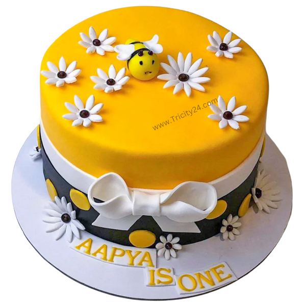 (M233) Bumble Honey Bee Cake (1 Kg).